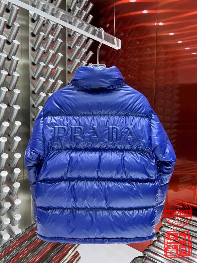 prada_xxxxx_big_00009.jpg