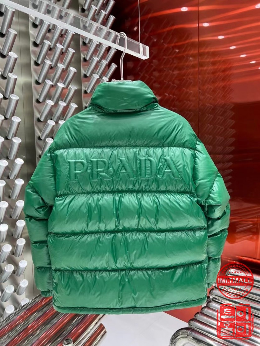 prada_xxxxx_big_00009.jpg