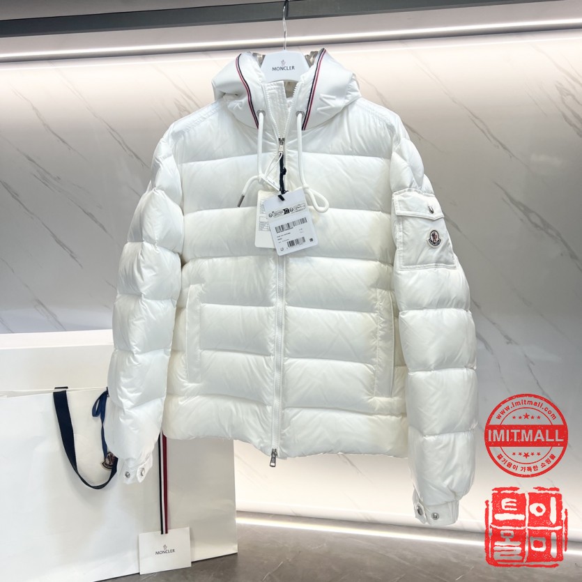 moncler_xxxxx_big_00002.jpg