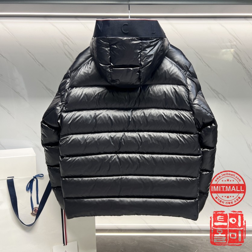 moncler_xxxxx_big_00006.jpg