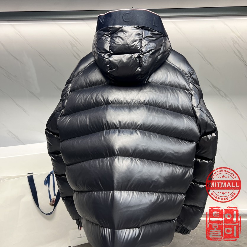 moncler_xxxxx_big_00007.jpg