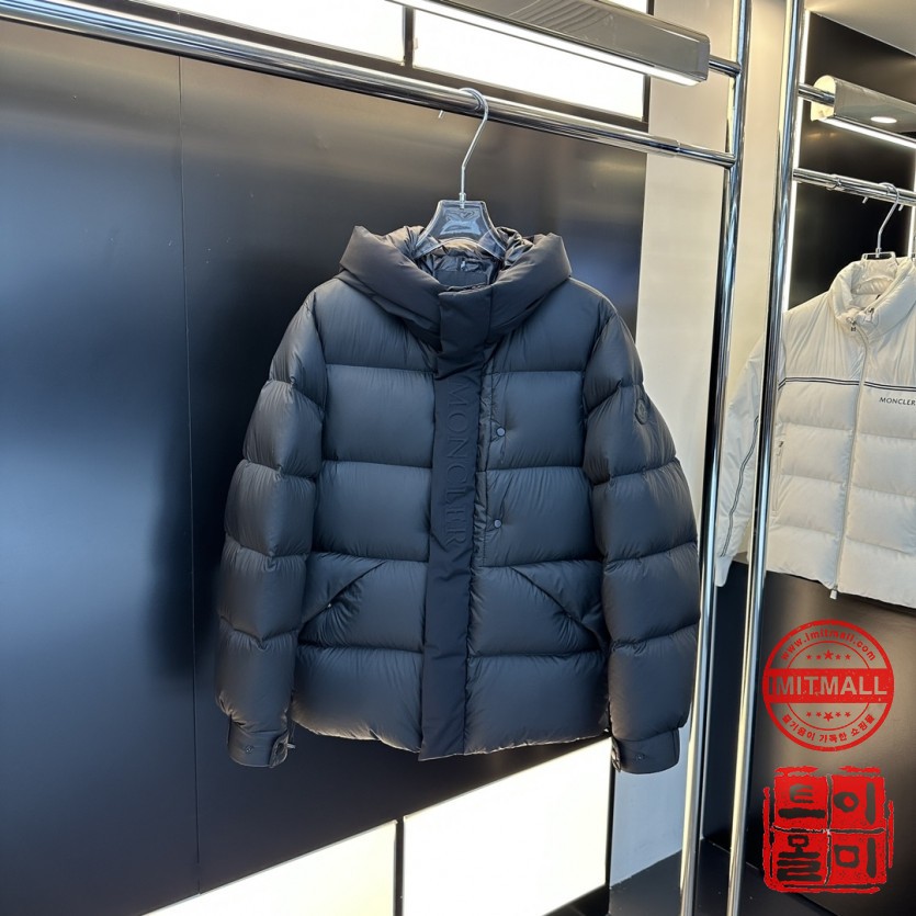 moncler_xxxxx_big_00001.jpg