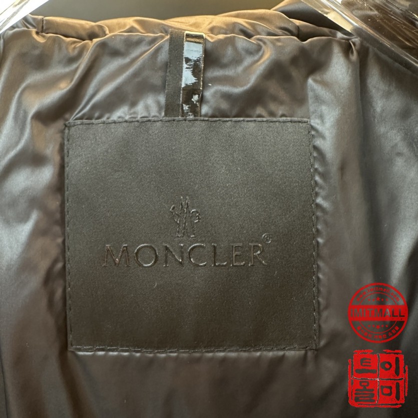 moncler_xxxxx_big_00007.jpg