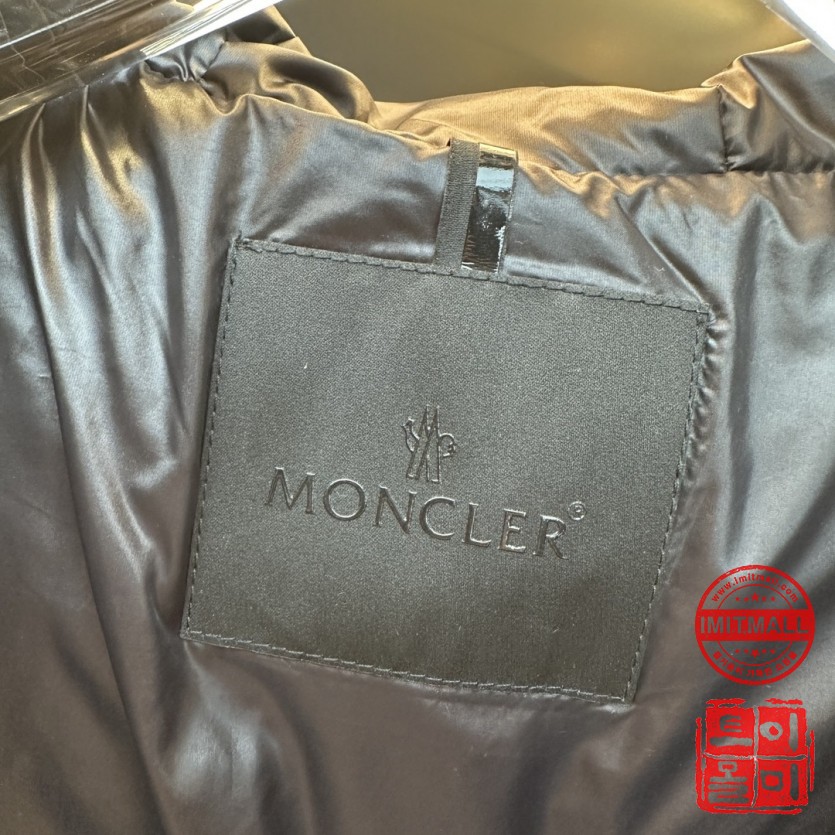 moncler_xxxxx_big_00009.jpg