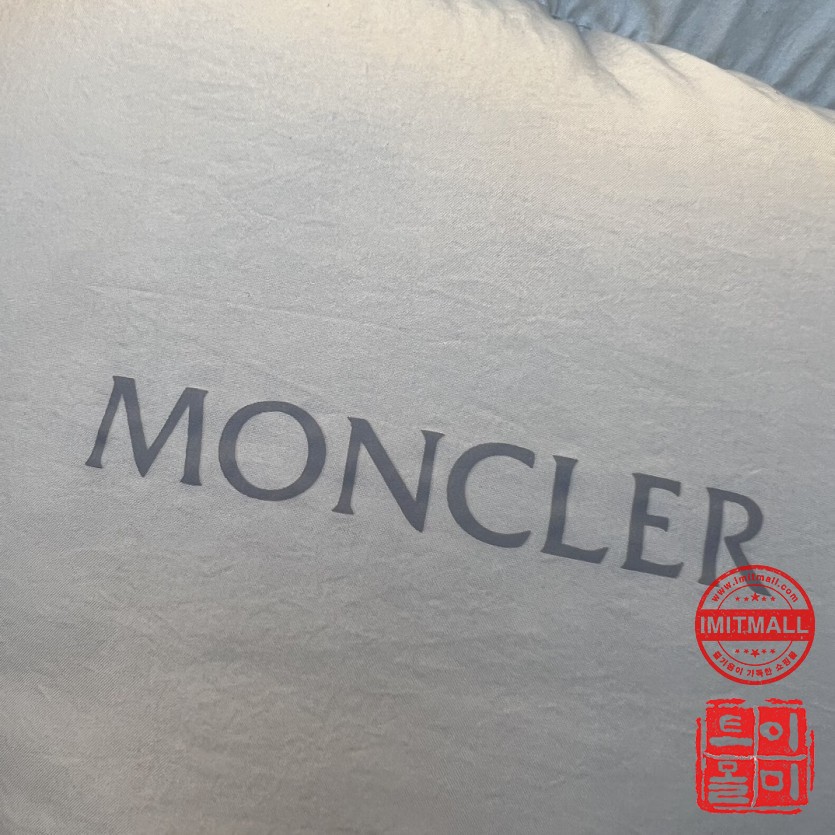 moncler_xxxxx_big_00004.jpg