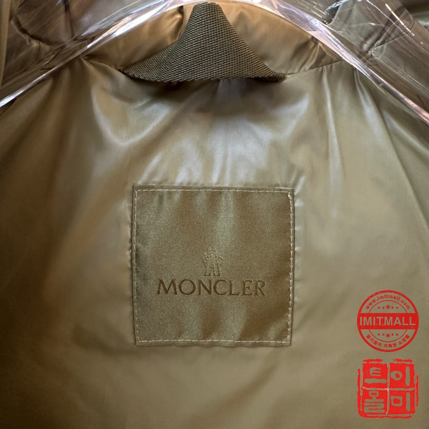 moncler_xxxxx_big_00005.jpg