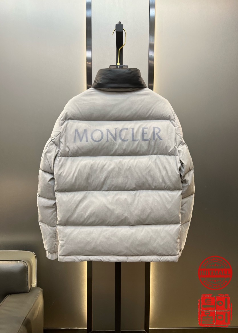 moncler_xxxxx_big_00009.jpg