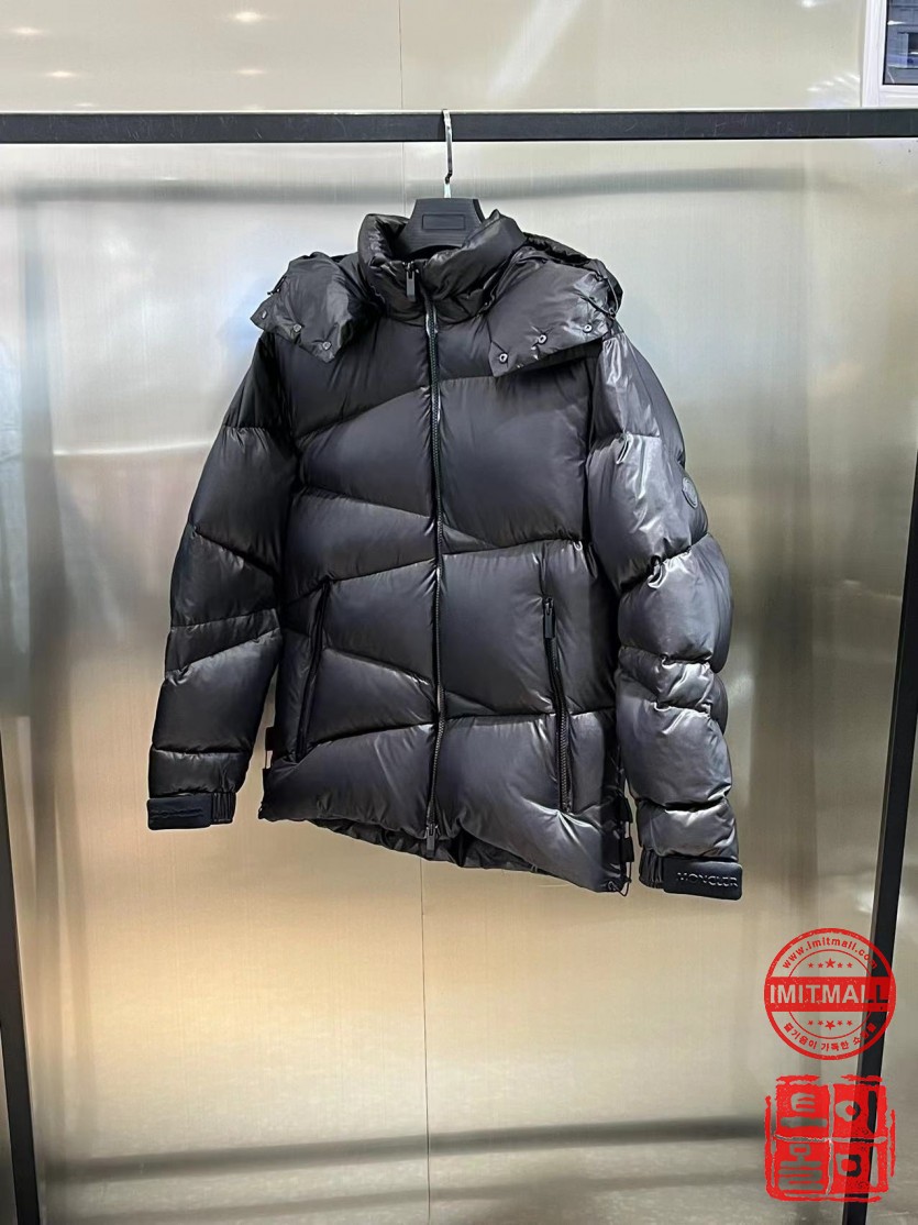 moncler_xxxxx_big_00003.jpg