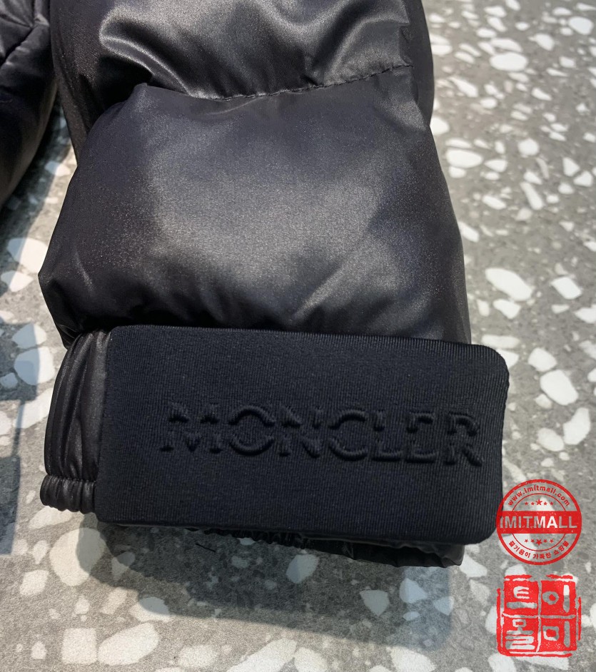 moncler_xxxxx_big_00009.jpg