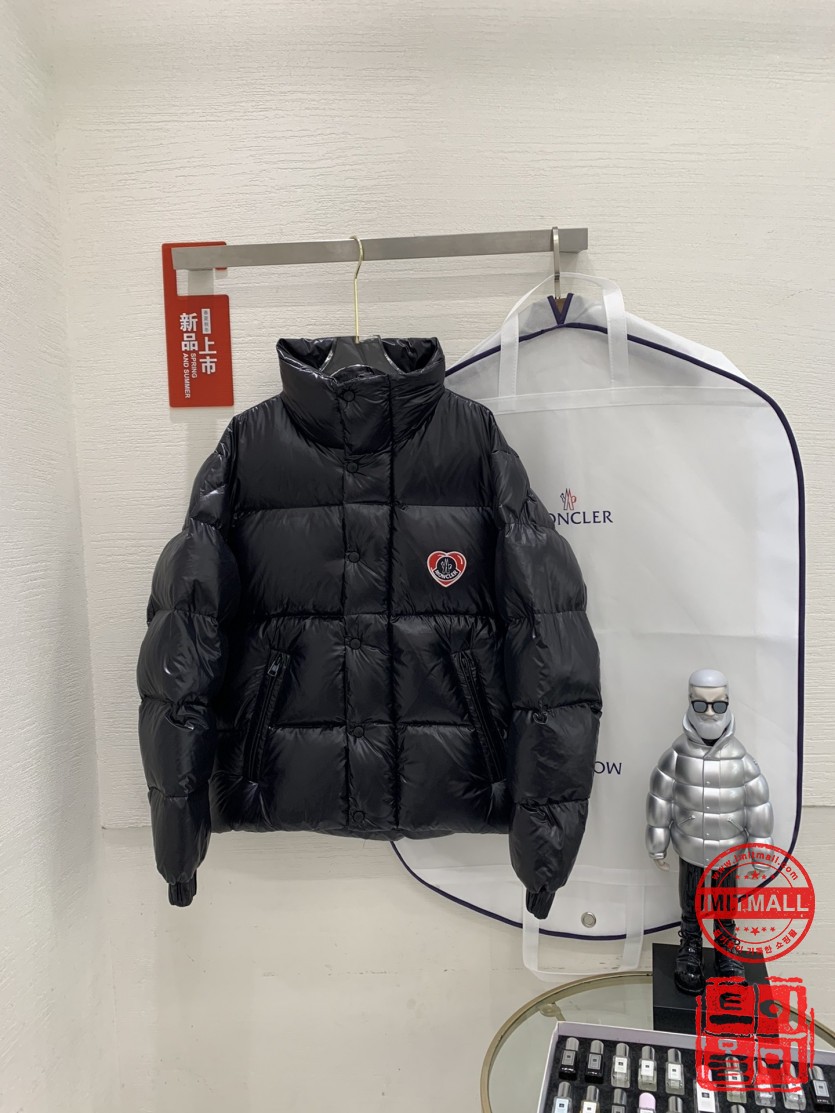 moncler_xxxxx_big_00001.jpg