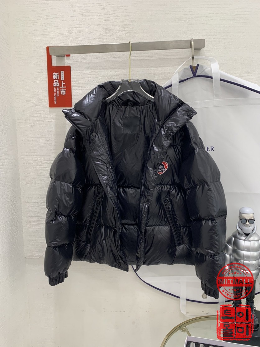 moncler_xxxxx_big_00004.jpg