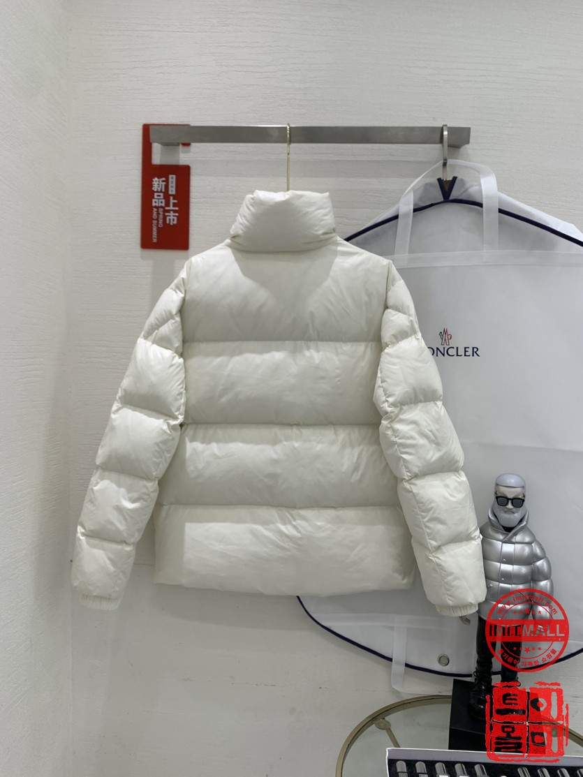 moncler_xxxxx_big_00004.jpg