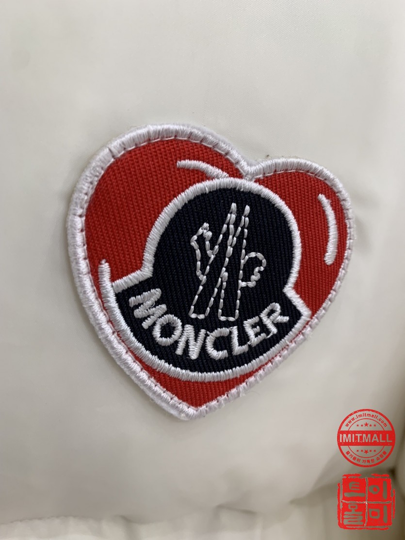 moncler_xxxxx_big_00009.jpg