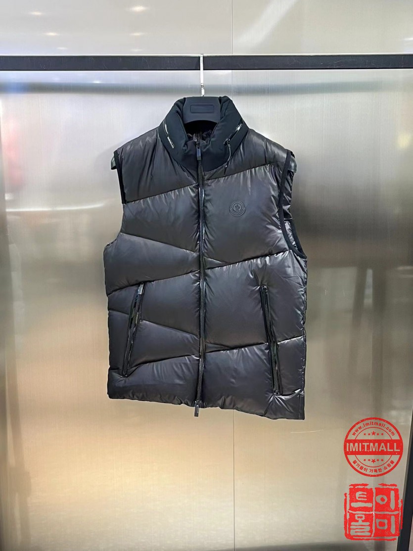 moncler_xxxxx_big_00001.jpg