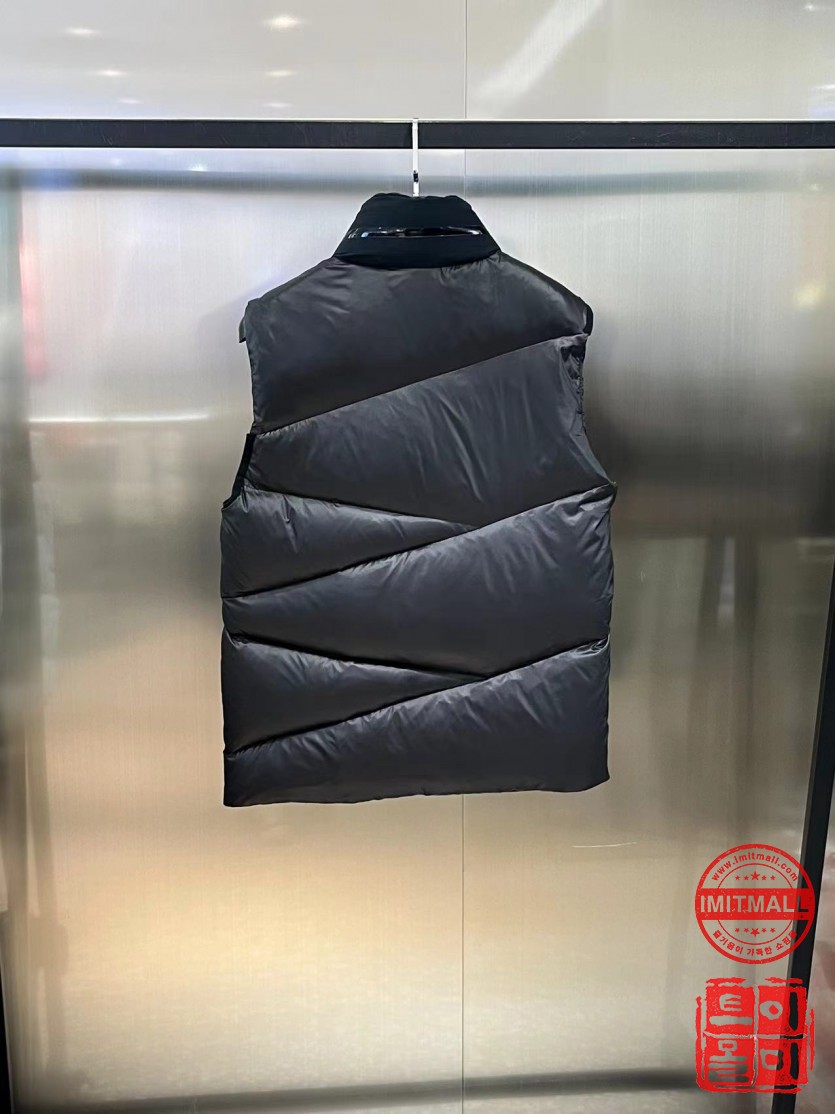 moncler_xxxxx_big_00004.jpg