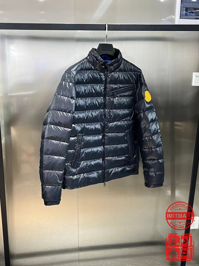 moncler_xxxxx_big_00002.jpg