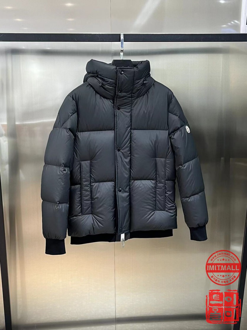 moncler_xxxxx_big_00001.jpg