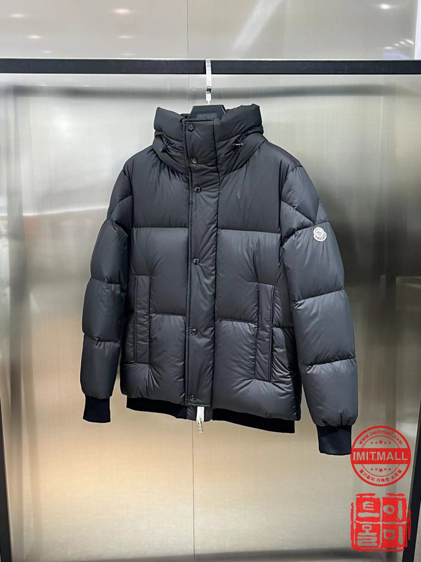 moncler_xxxxx_big_00003.jpg