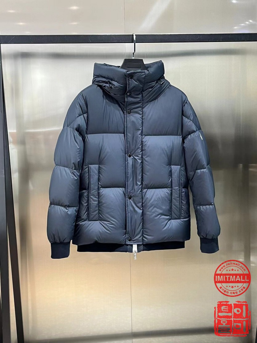 moncler_xxxxx_big_00002.jpg