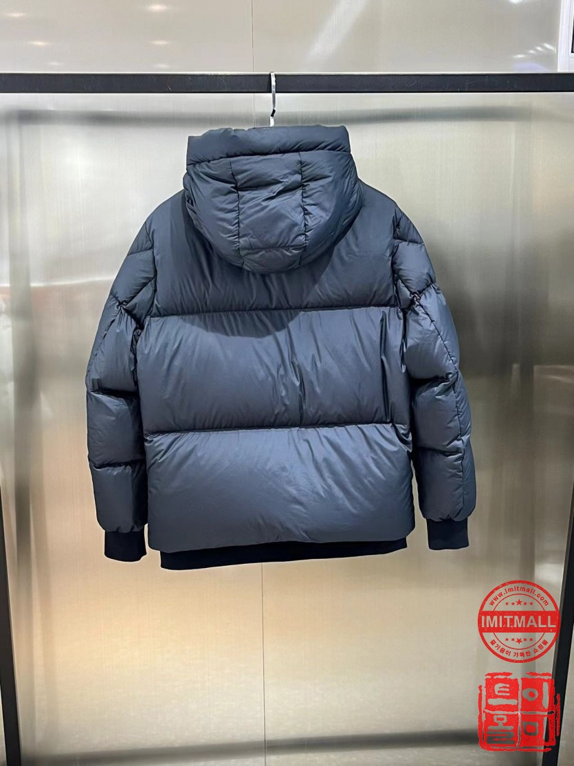 moncler_xxxxx_big_00004.jpg