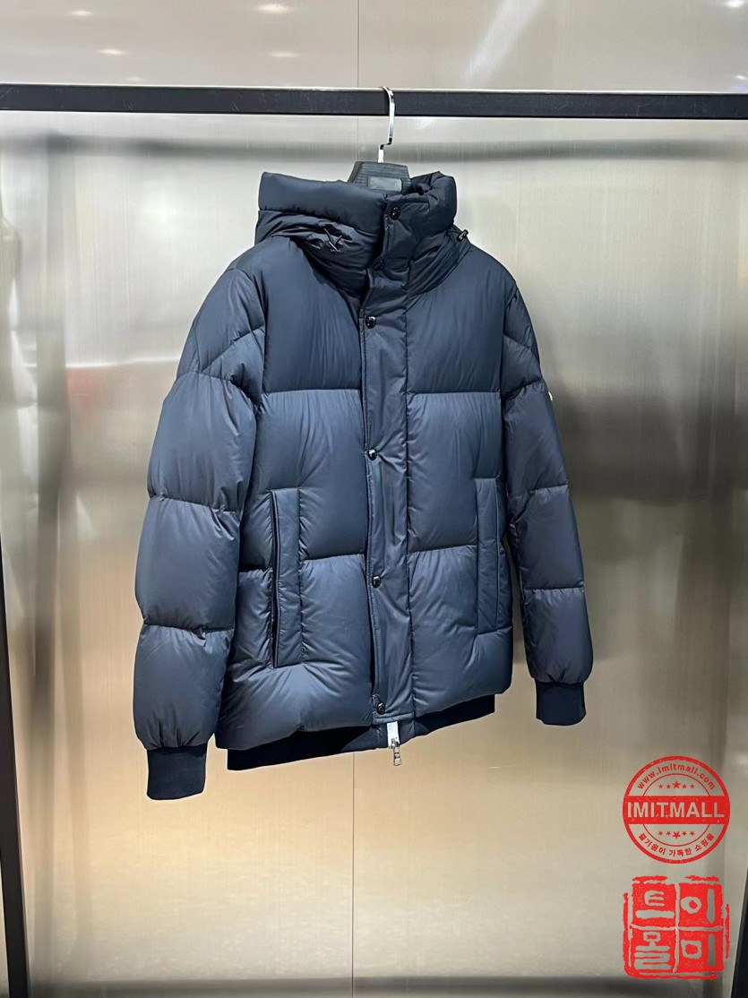 moncler_xxxxx_big_00003.jpg