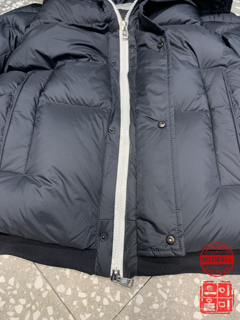 moncler_xxxxx_big_00018.jpg