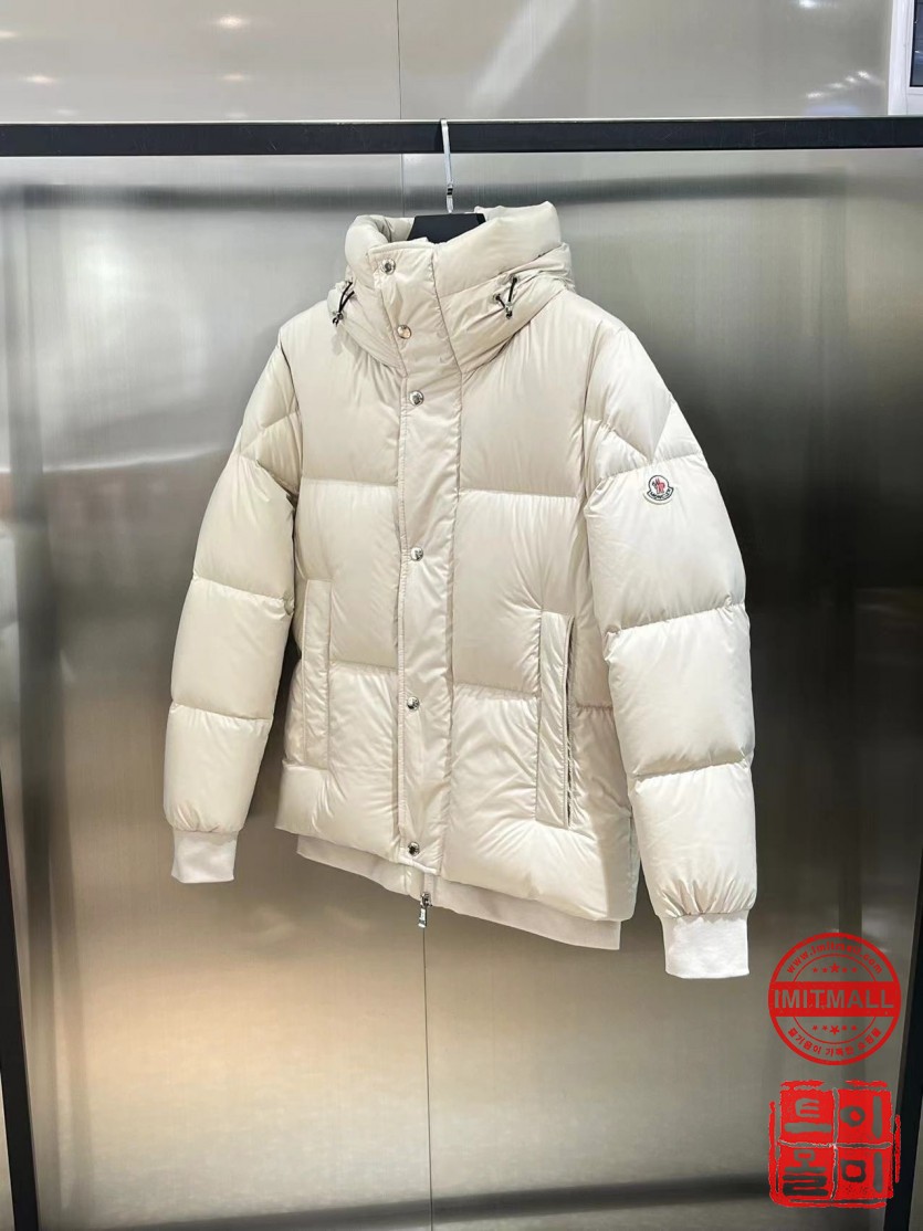 moncler_xxxxx_big_00003.jpg