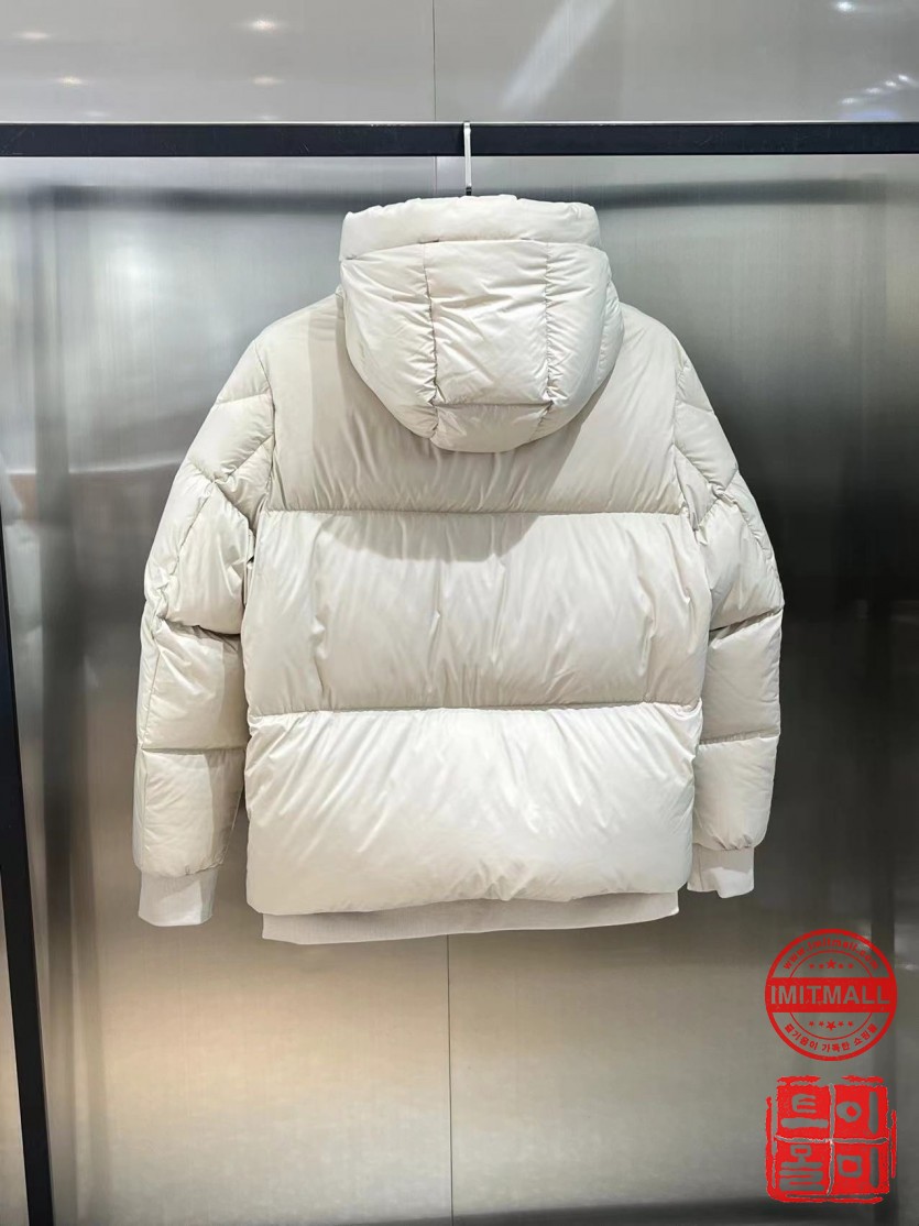 moncler_xxxxx_big_00004.jpg