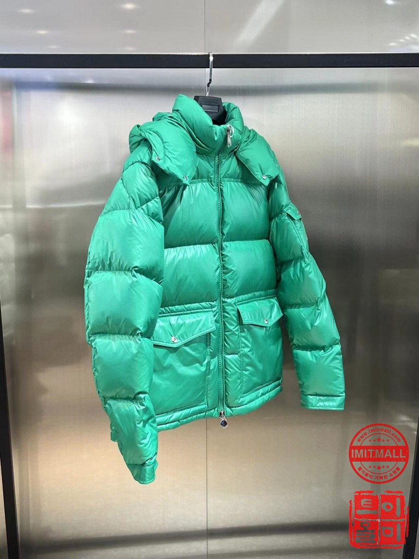 moncler_xxxxx_big_00002.jpg