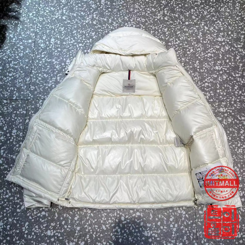 moncler_xxxxx_big_00018.jpg