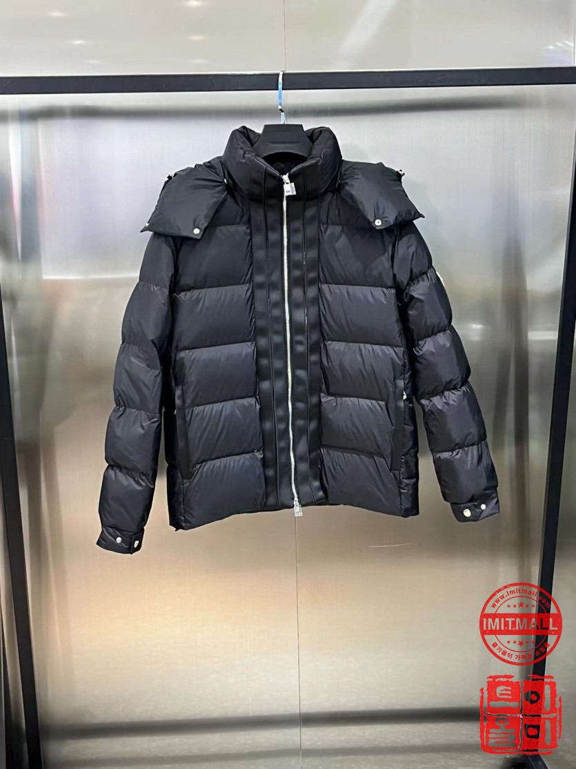 moncler_xxxxx_big_00001.jpg