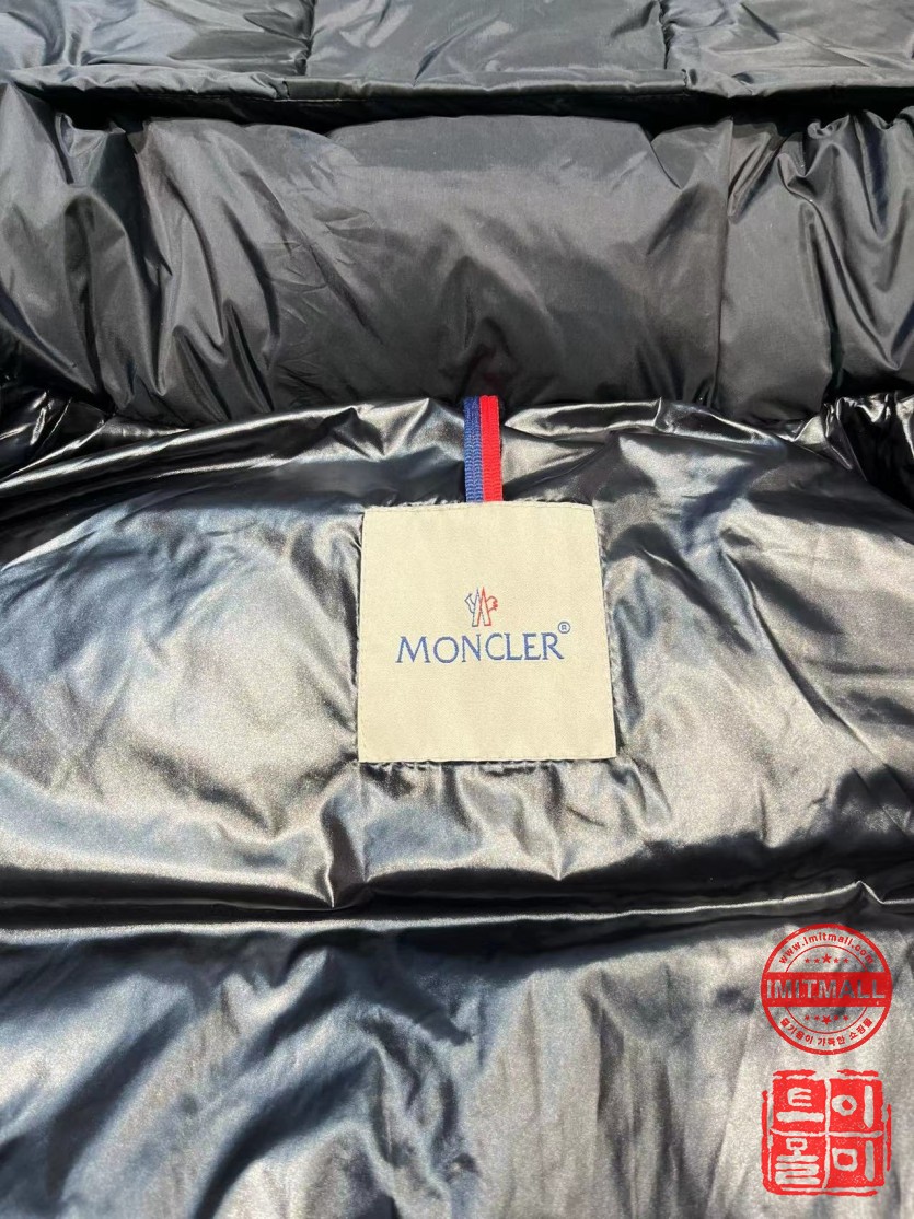 moncler_xxxxx_big_00015.jpg