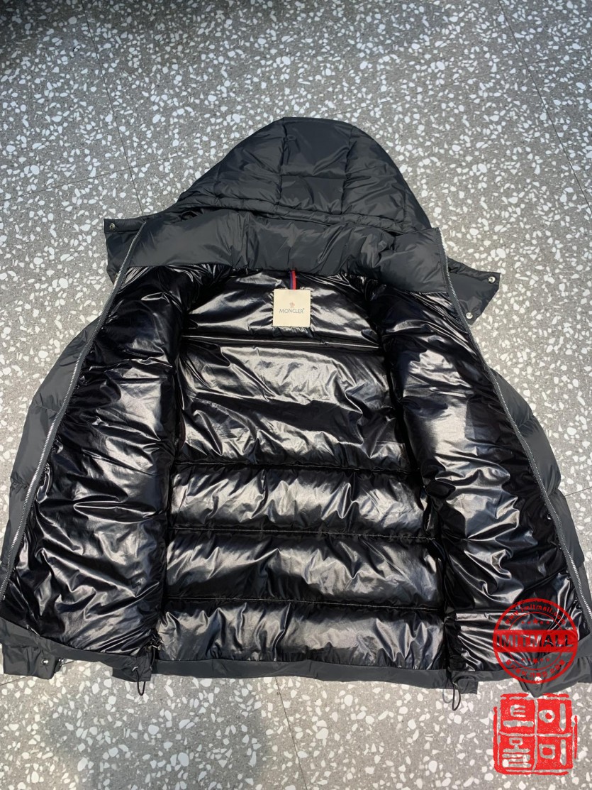 moncler_xxxxx_big_00007.jpg