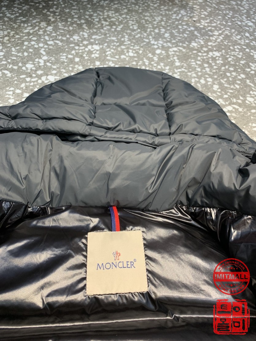 moncler_xxxxx_big_00010.jpg