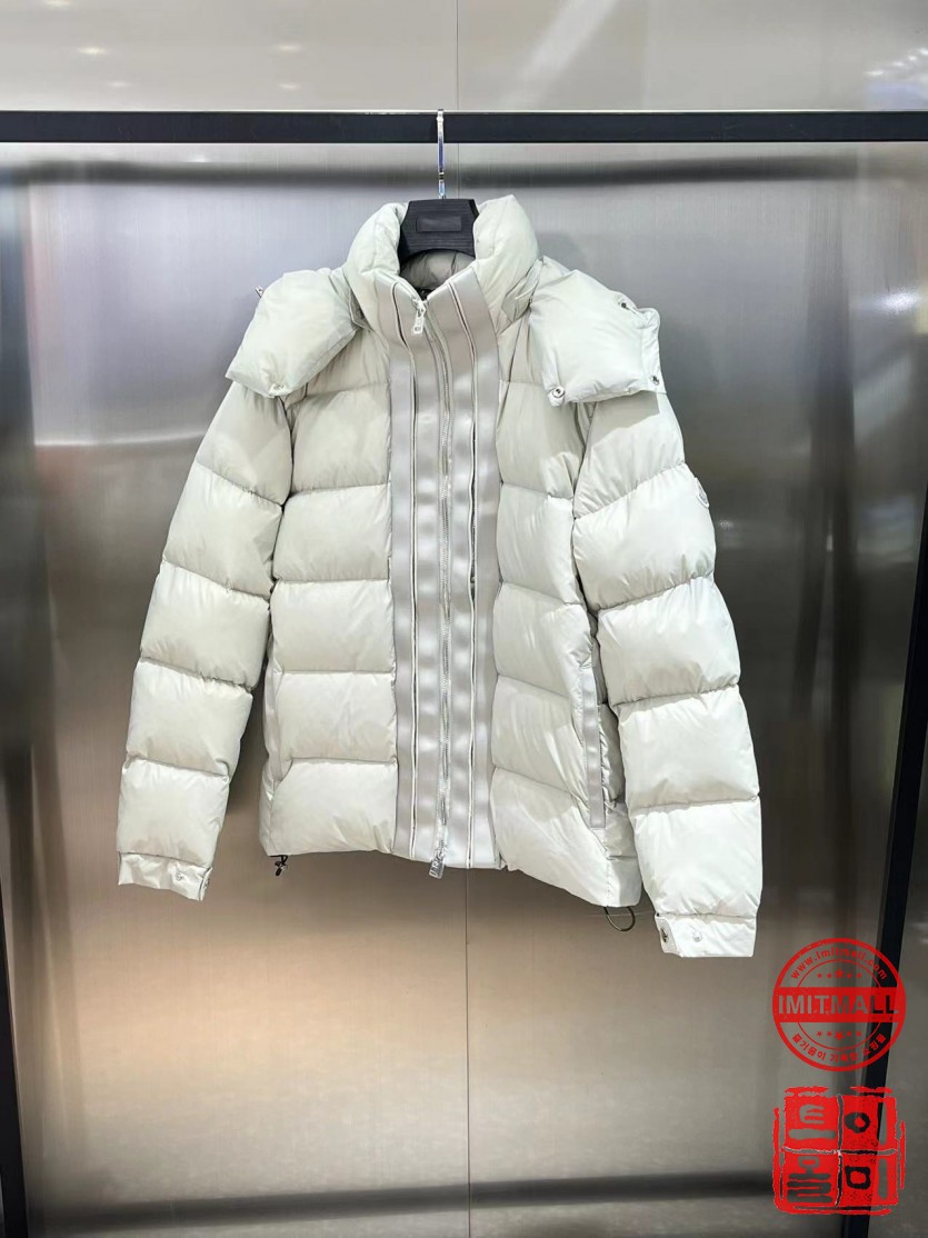 moncler_xxxxx_big_00004.jpg