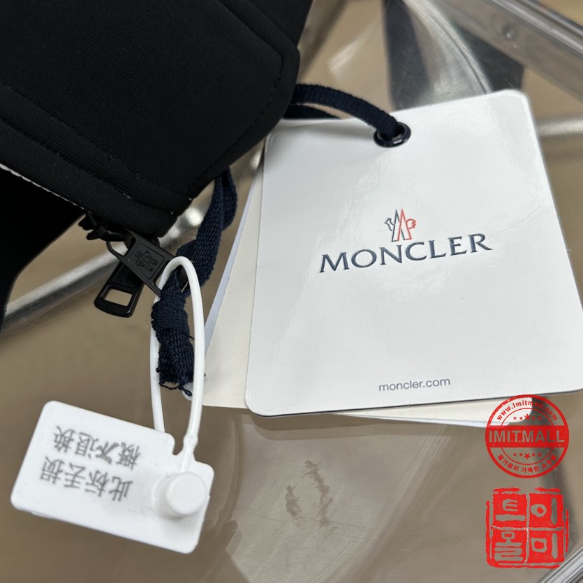 moncler_xxxxx_big_00006.jpg