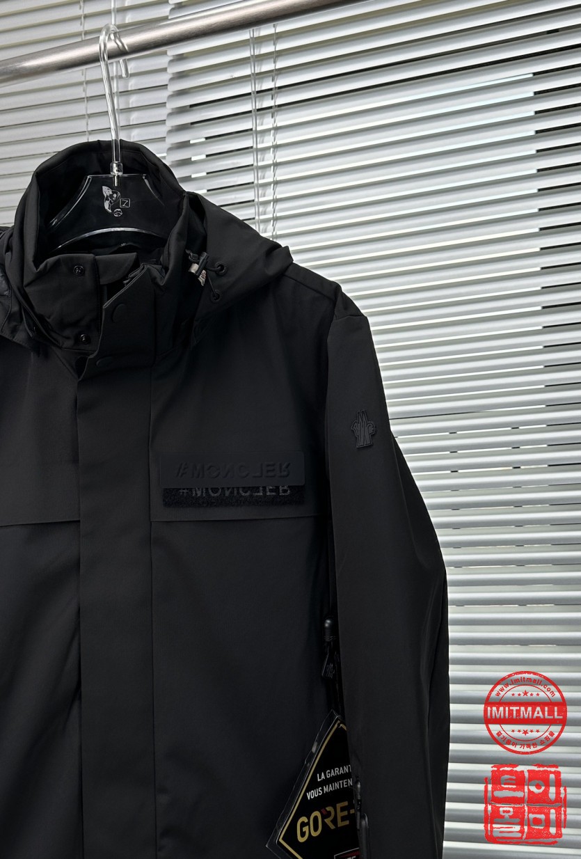 moncler_xxxxx_big_00002.jpg