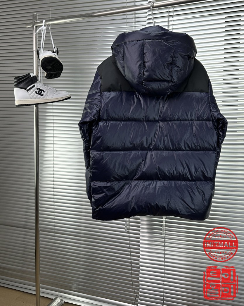 moncler_xxxxx_big_00002.jpg