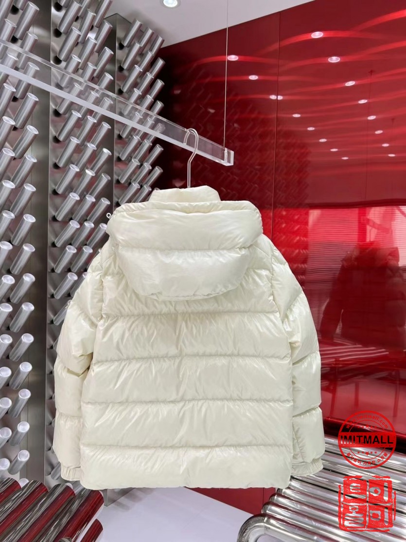 moncler_xxxxx_big_00009.jpg