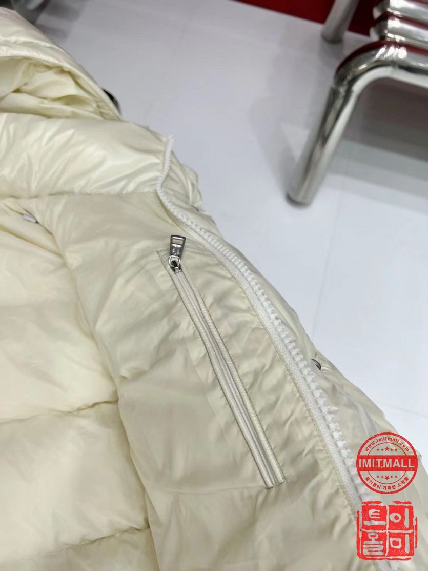 moncler_xxxxx_big_00012.jpg