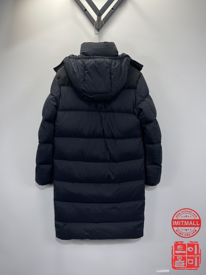 moncler_xxxxx_big_00002.jpg