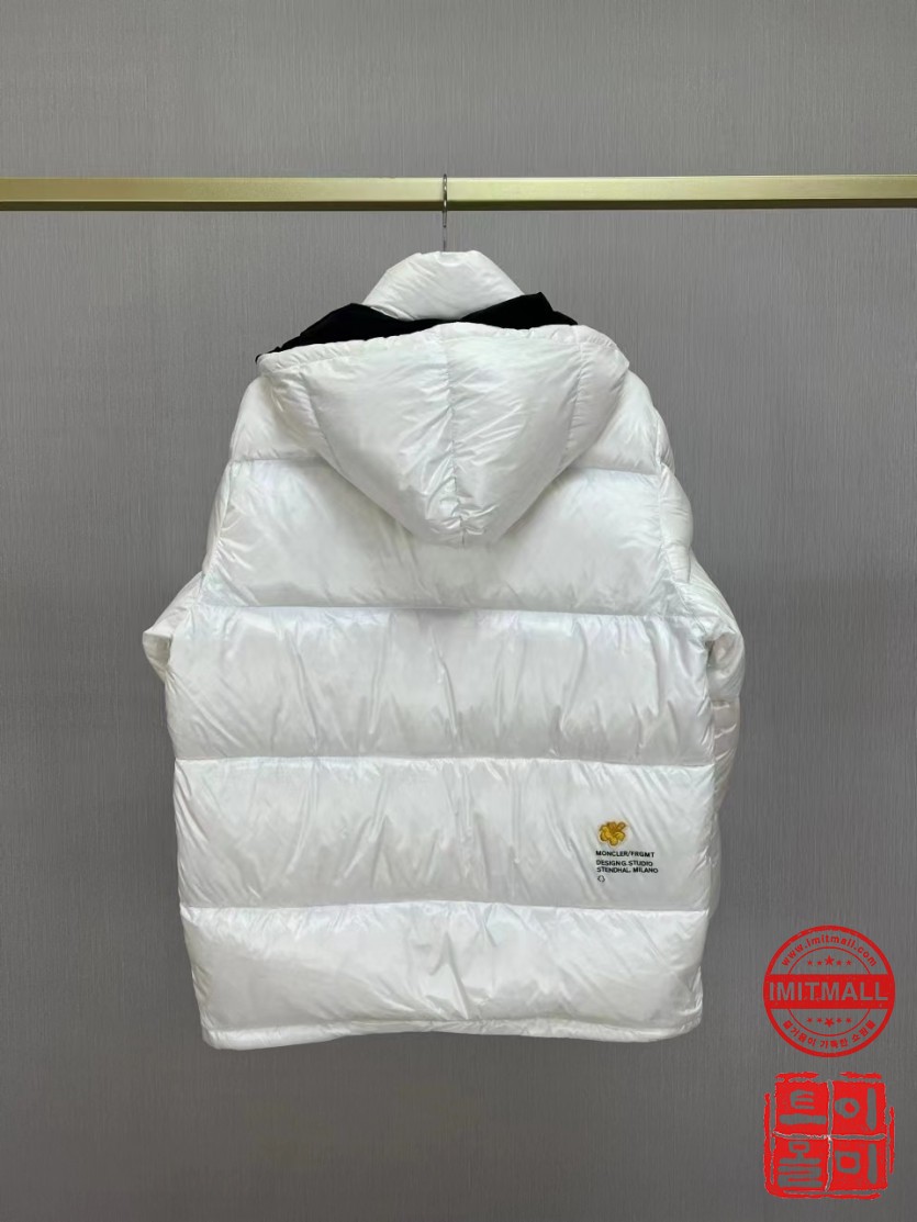 moncler_xxxxx_big_00004.jpg