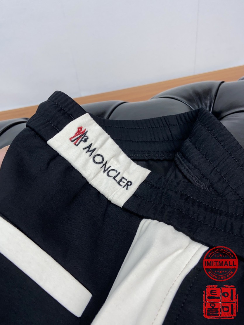 moncler_xxxxx_big_00005.jpg