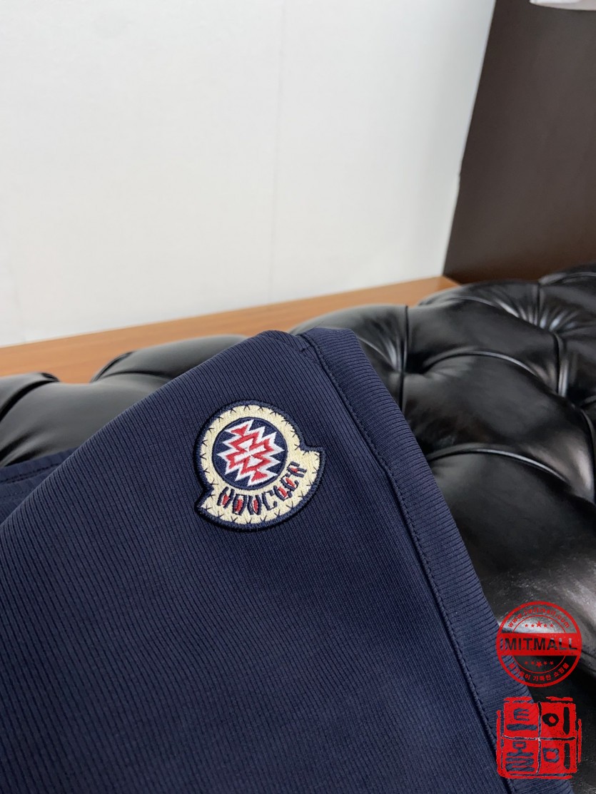 moncler_xxxxx_big_00004.jpg