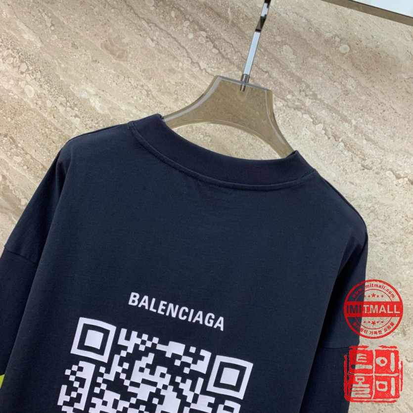 balenciaga_xxxxx_big_00003.jpg