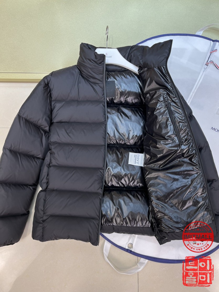 moncler_xxxxx_big_00005.jpg