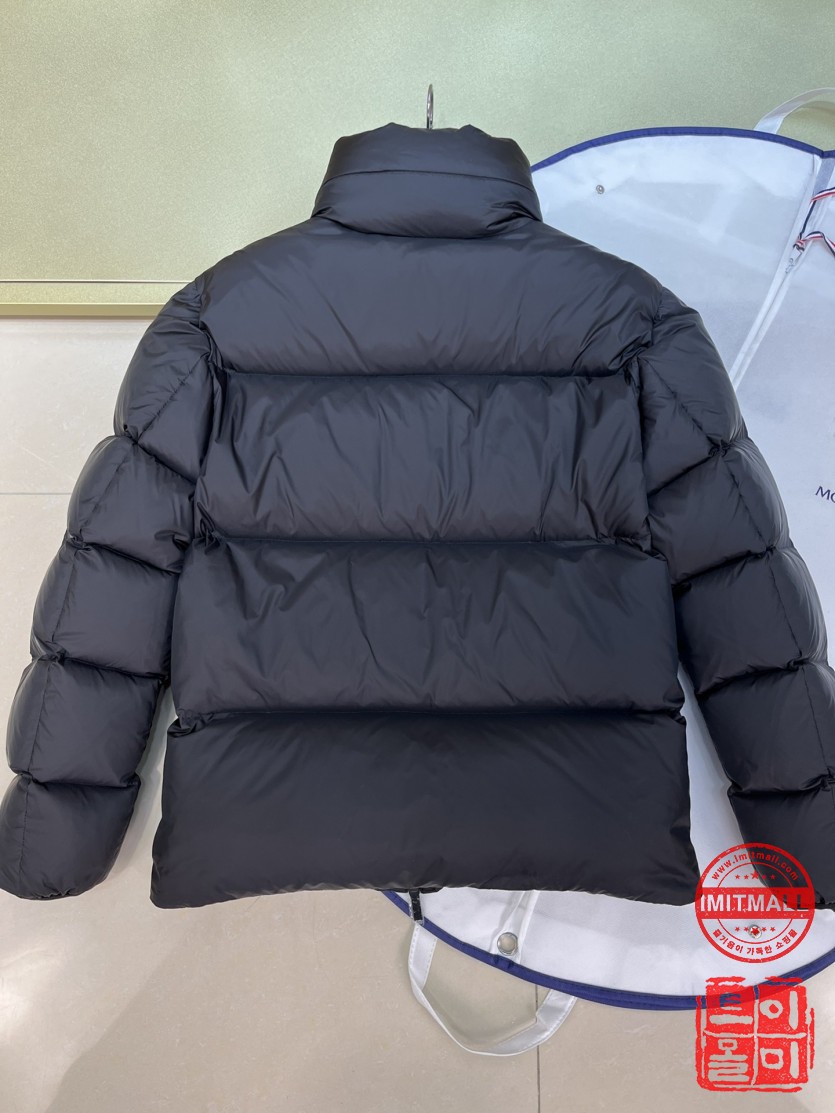 moncler_xxxxx_big_00004.jpg