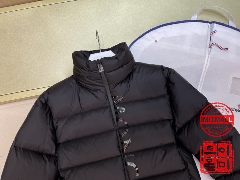 moncler_xxxxx_big_00007.jpg