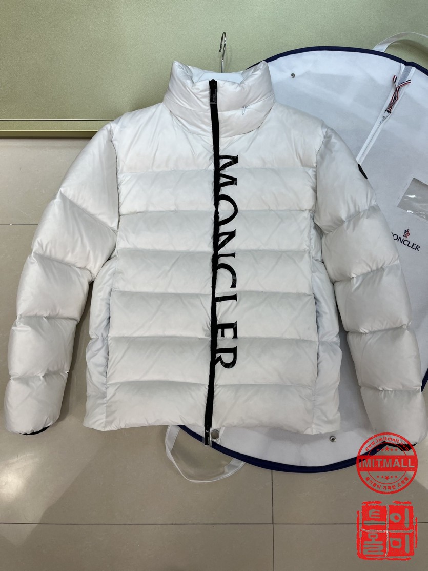 moncler_xxxxx_big_00001.jpg