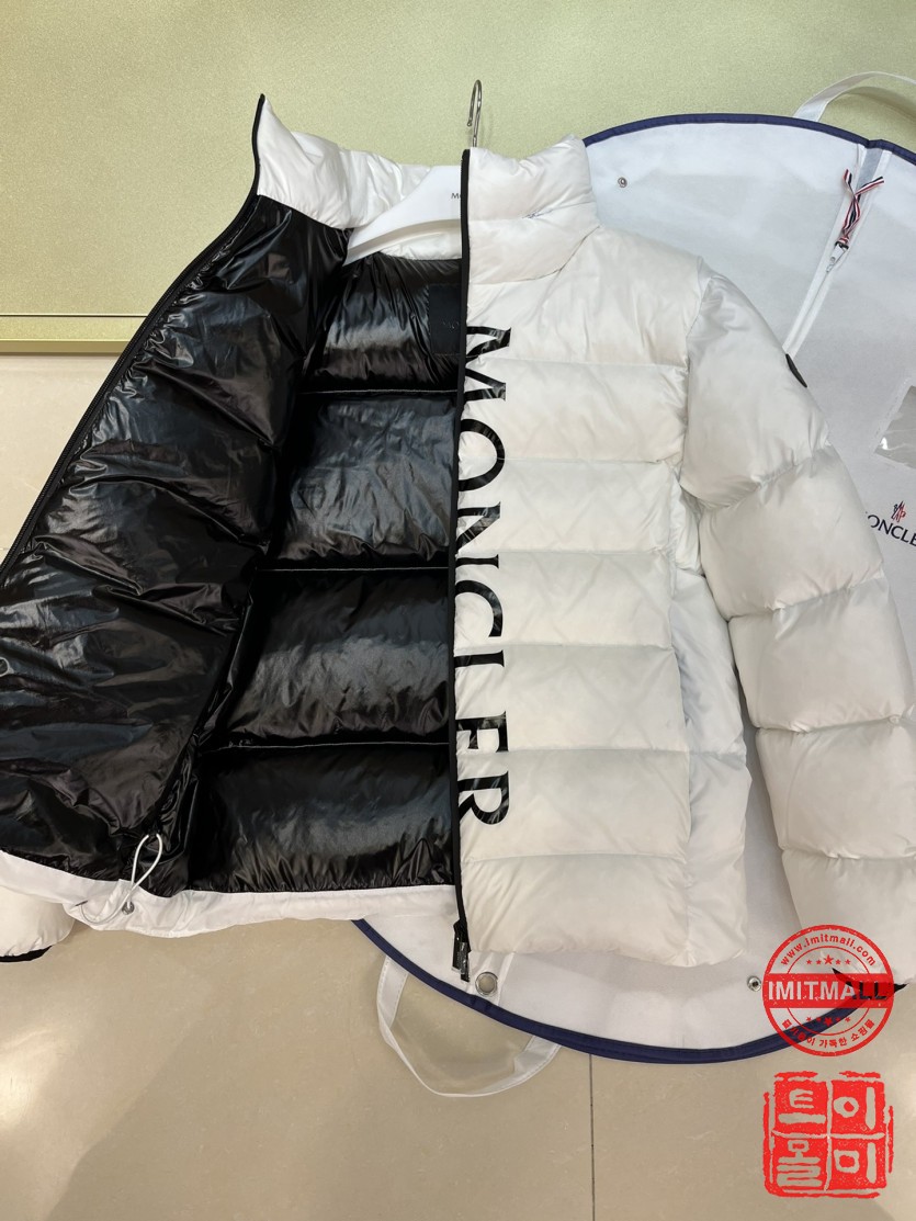 moncler_xxxxx_big_00005.jpg